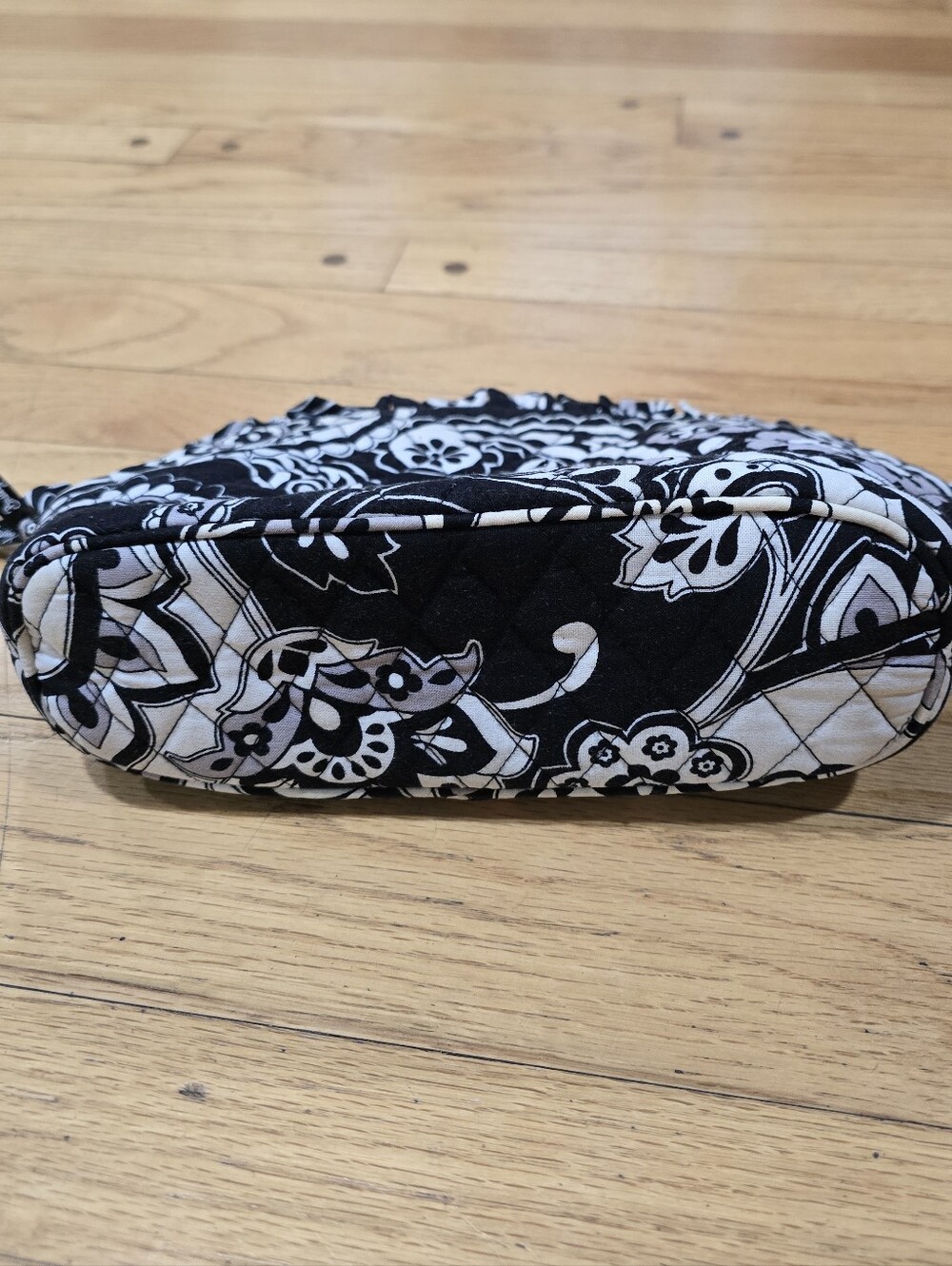 Vera Bradley Ruffled Cosmetic Bag Midnight Paisley Quilted Makeup Pouch - Picture 3 of 7